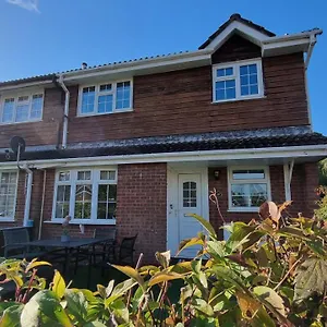 https://haxby-house-by-switchback-stays.cardiffhotelswales.com